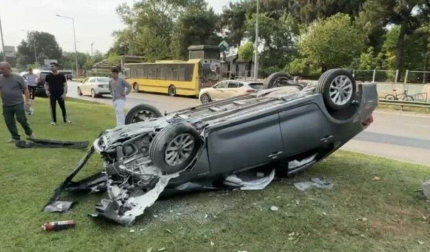 Bursa'da takla atan araçtan sağ çıktılar
