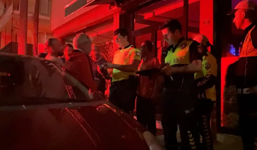 İnegöl'de alkollü sürücü polisi oyalayıp cezadan kaçacağını sandı