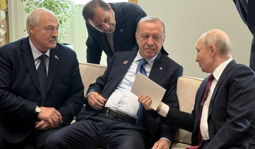 Cumhurbaşkanı Erdoğan, Putin ve Lukaşenko samimi bir ortamda sohbet etti