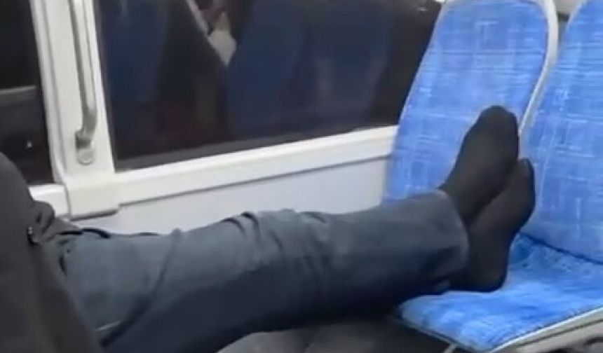 Bursa’da toplu taşımada şaşırtan anlar cep telefonu kamerasında