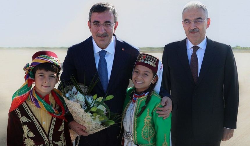 Bursa’da kritik ziyaret! Cevdet Yılmaz’ı Vali Ayyıldız karşıladı