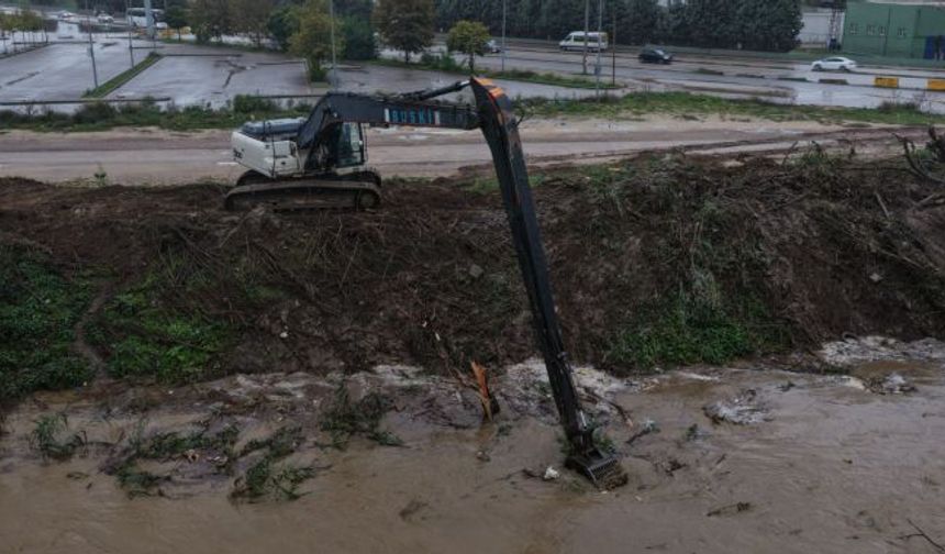 Bursa’da yoğun yağış alarmı! Büyükşehir ekipleri 645 olaya müdahale etti