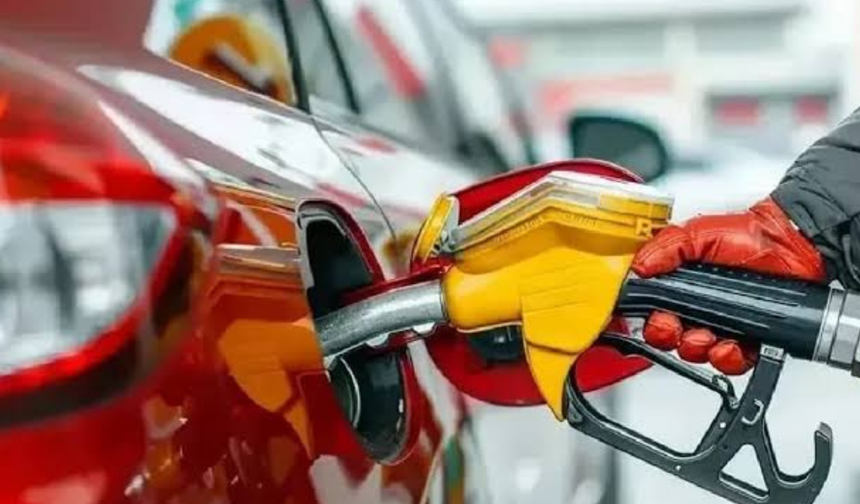 Akaryakıtta gece yarısı hareketliliği! Motorine zam, benzine indirim bekleniyor
