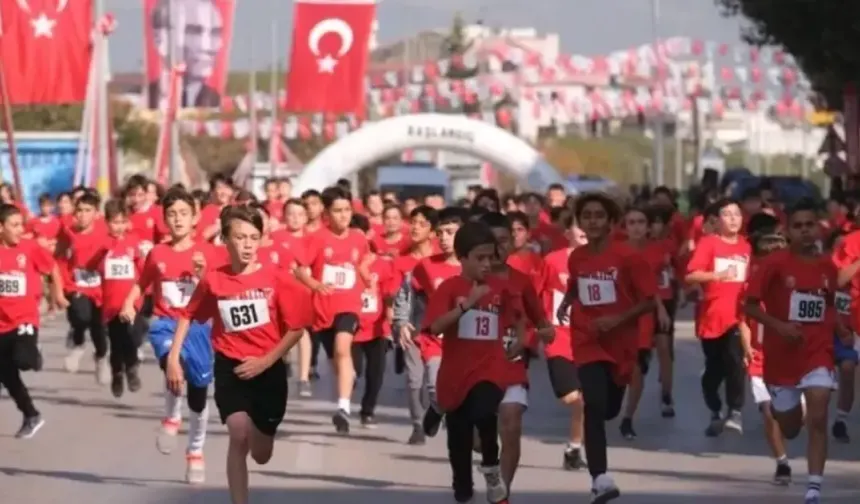 Bursa’da Cumhuriyet Bayramı heyecanı sokaklara taştı
