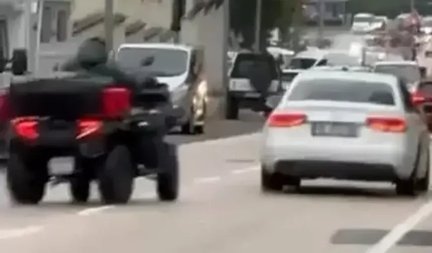 Bursa’da trafikte tehlikeli hareketler! ATV ile drift ve makas kamerada