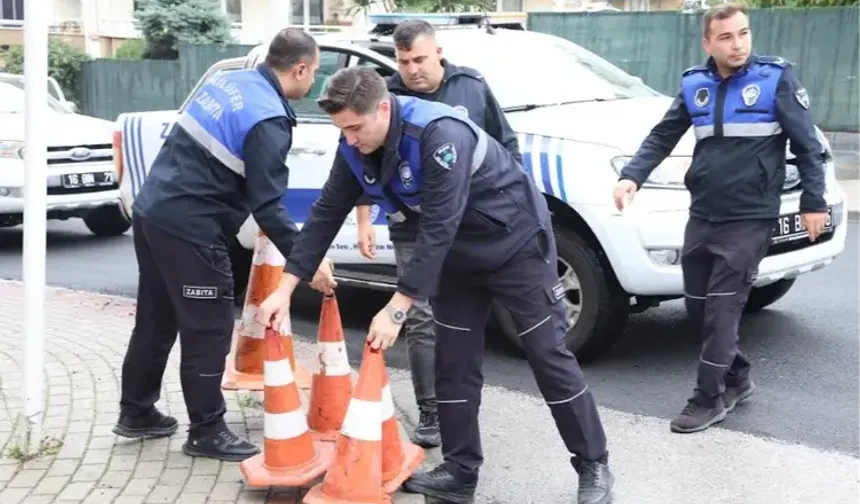 Bursa’da ekipler harekete geçti! Kaldırımlardaki engeller kaldırıldı