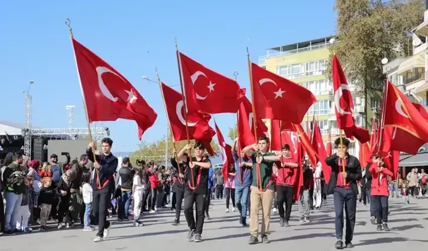 Gemlik’te Cumhuriyet’in 103. yılı konser ve gösterilerle kutlanacak